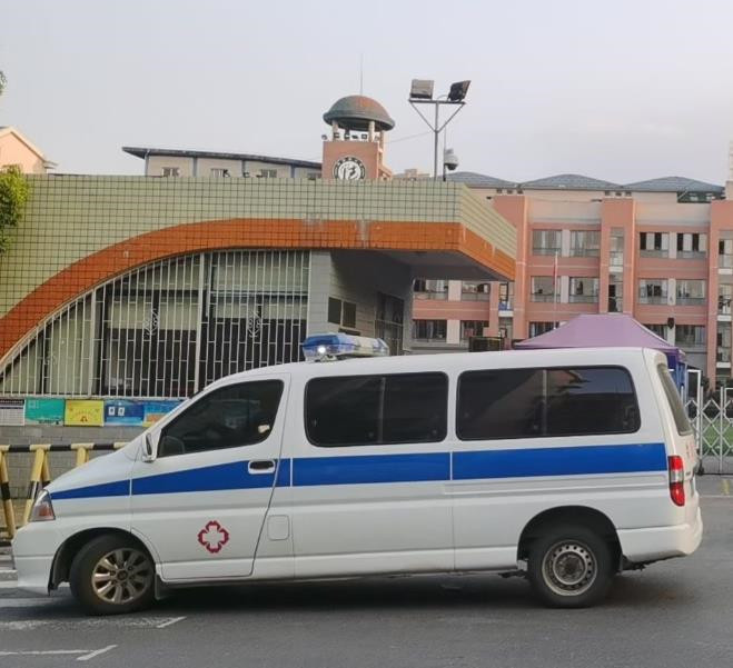 寿宁救护车出租护送骨折病人一公里多少钱